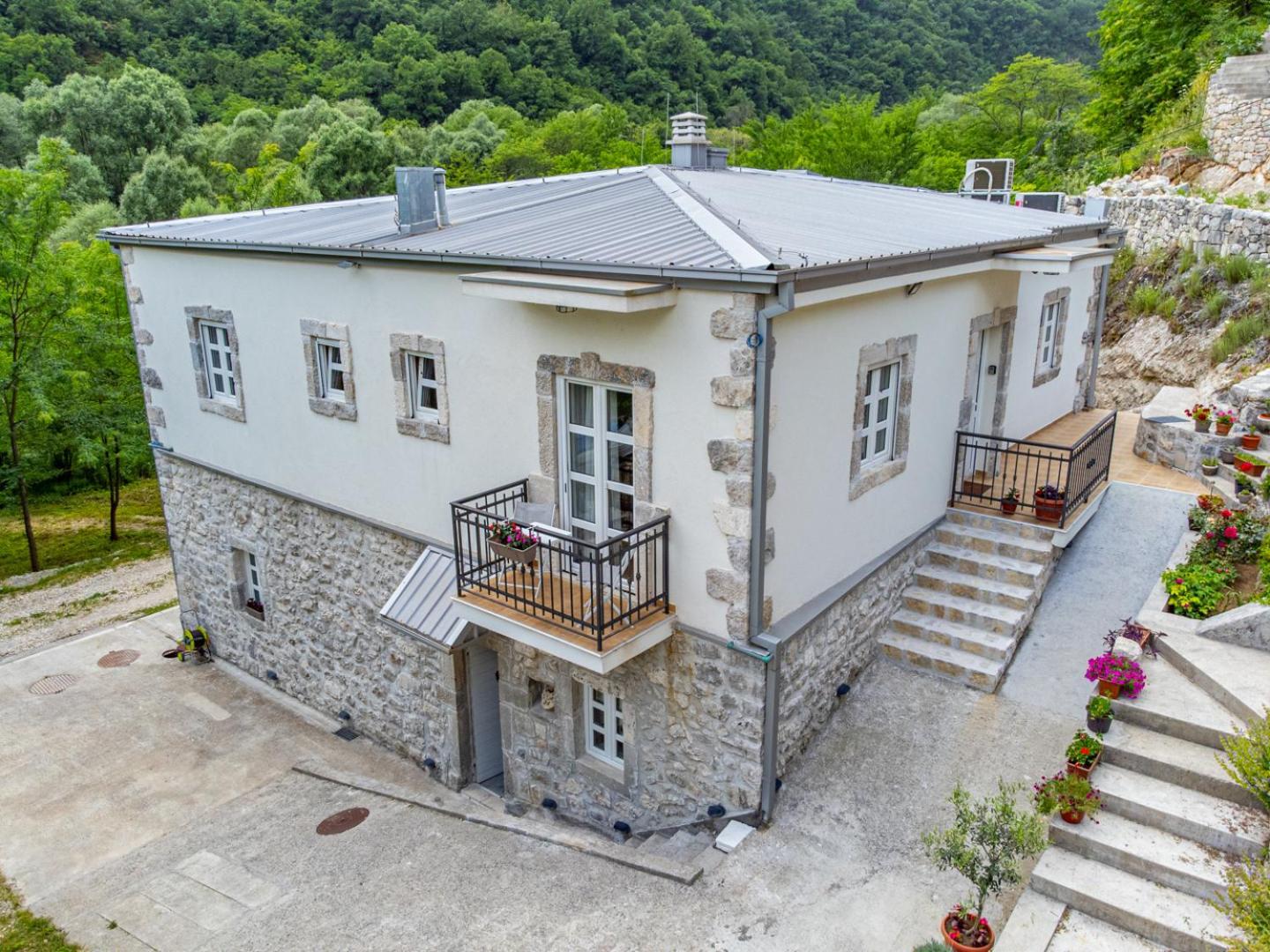 Skala Luxury Rooms Cetinje Luaran gambar