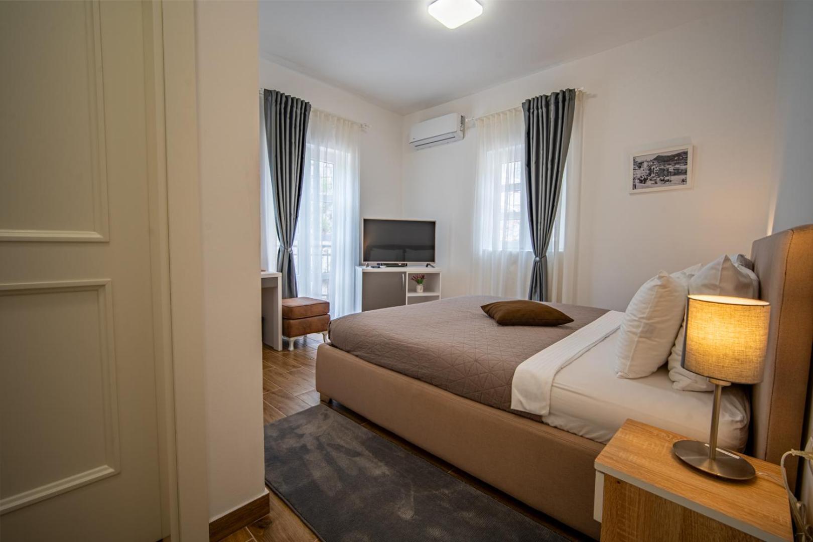 Skala Luxury Rooms Cetinje Luaran gambar