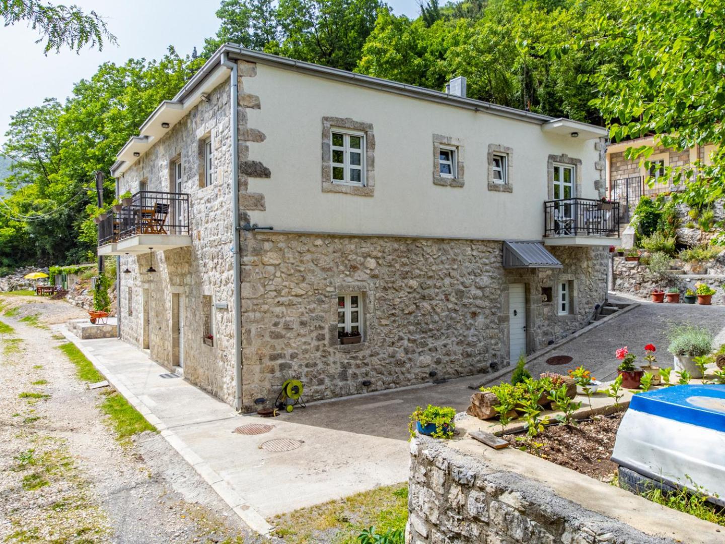Skala Luxury Rooms Cetinje Luaran gambar